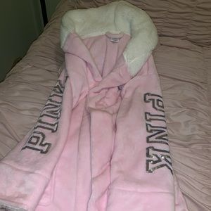 NEVER WORN PINK plush robe